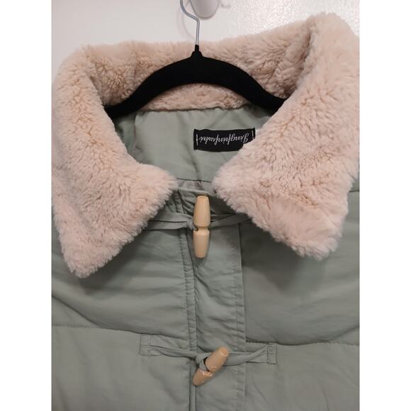 Quilted Puffer Cropped Jacket Sz M Light Sage Green Toggle Buttons Fleece Collar - Picture 5 of 16